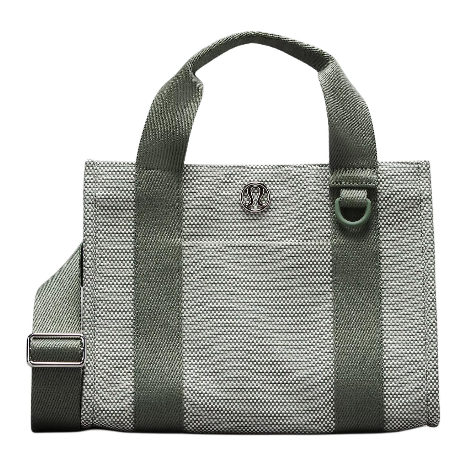 Lululemon Сумка серого эвкалиптового цвета с вставками светло-слоновой кости, Gray eucalyptus color spliced with light ivory color.
Lululemon Сумка серого эвкалиптового цвета с вставками светло-слоновой кости, Gray eucalyptus color spliced with light ivory color.