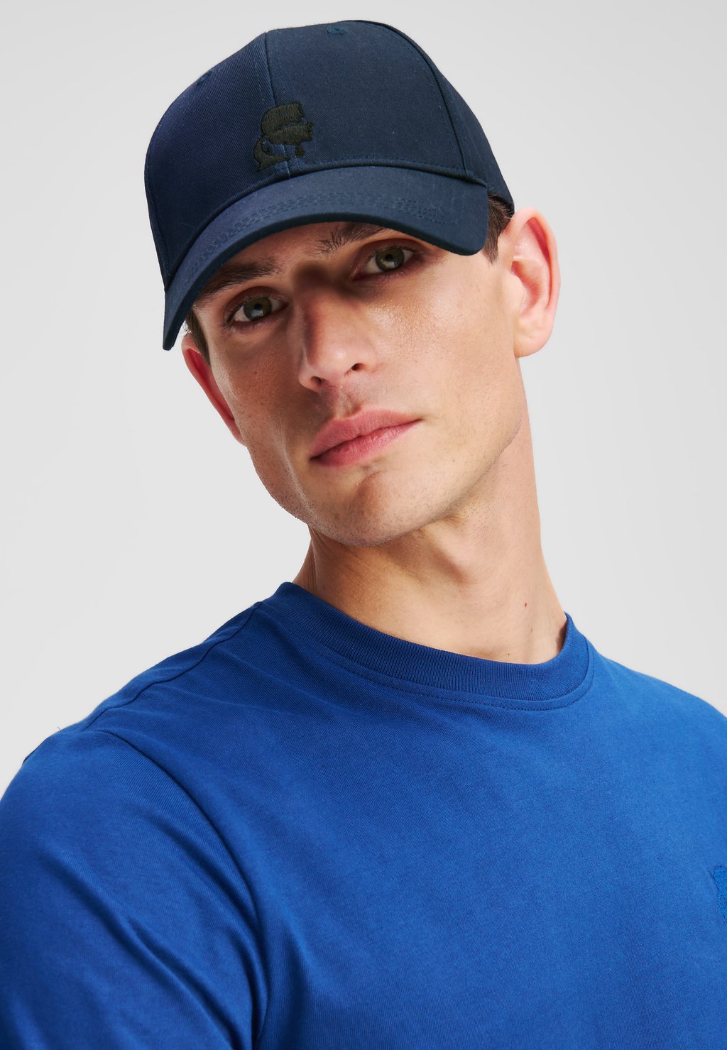 Бейсболка KARL LAGERFELD, синий
Бейсболка KARL LAGERFELD, синий