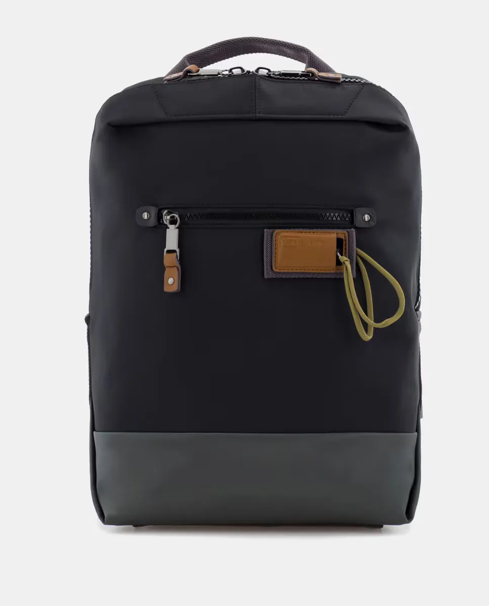 Женский рюкзак из комбинированной черной ткани Scharlau, чёрный 
Женский рюкзак из комбинированной черной ткани Scharlau, чёрный