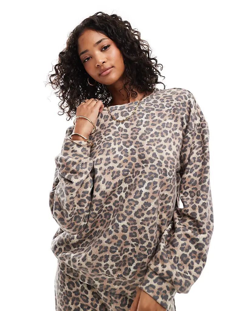 Толстовка ASOS DESIGN коричневого цвета с леопардовым принтом
Толстовка ASOS DESIGN коричневого цвета с леопардовым принтом