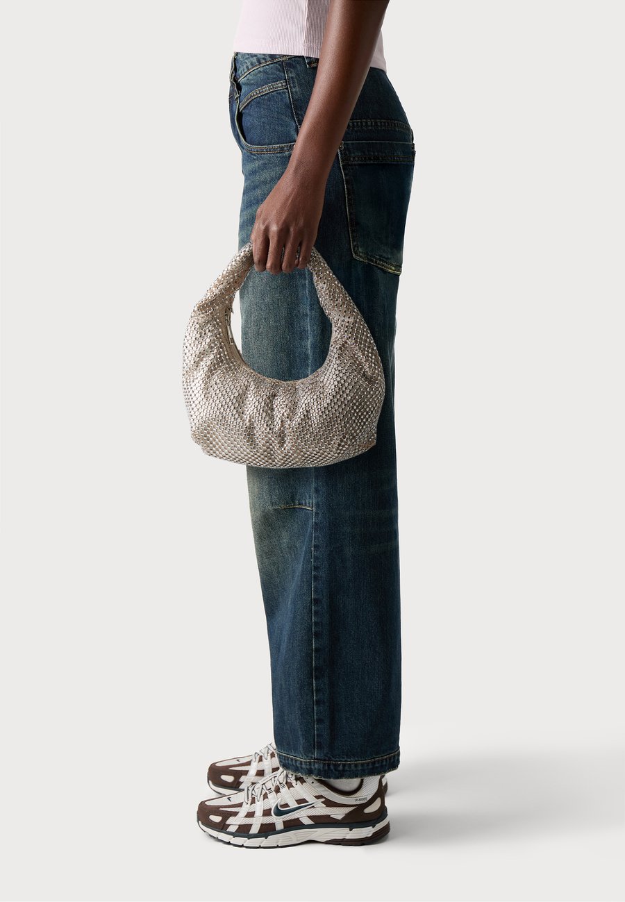 Сумка Pieces PCJANNA BAG BUNDLE, Silver-Coloured
Сумка Pieces PCJANNA BAG BUNDLE, Silver-Coloured