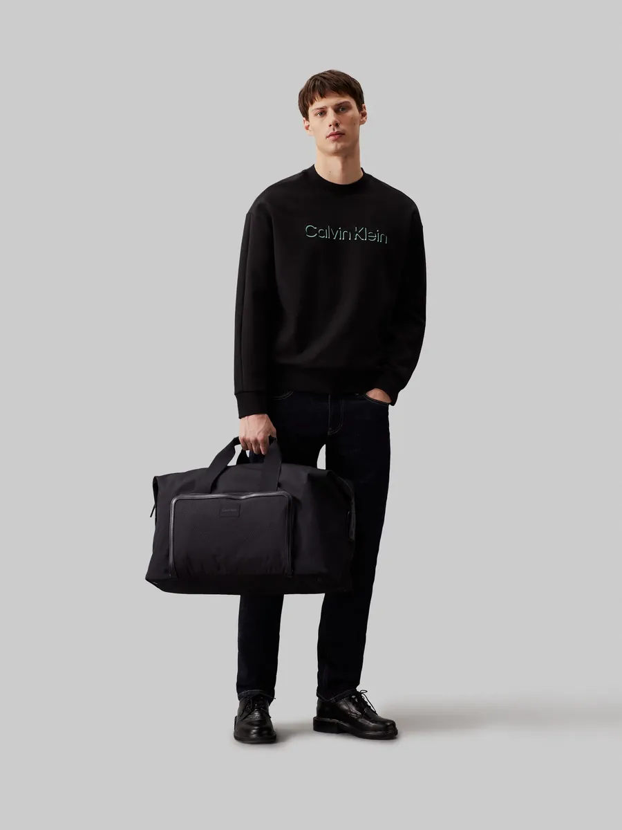 Calvin Klein Weekender "CK REMOTE WEEKENDER", спортивная сумка для выходных, дорожная сумка, сумка для отдыха, цвет Ck Black
Calvin Klein Weekender "CK REMOTE WEEKENDER", спортивная сумка для выходных, дорожная сумка, сумка для отдыха, цвет Ck Black