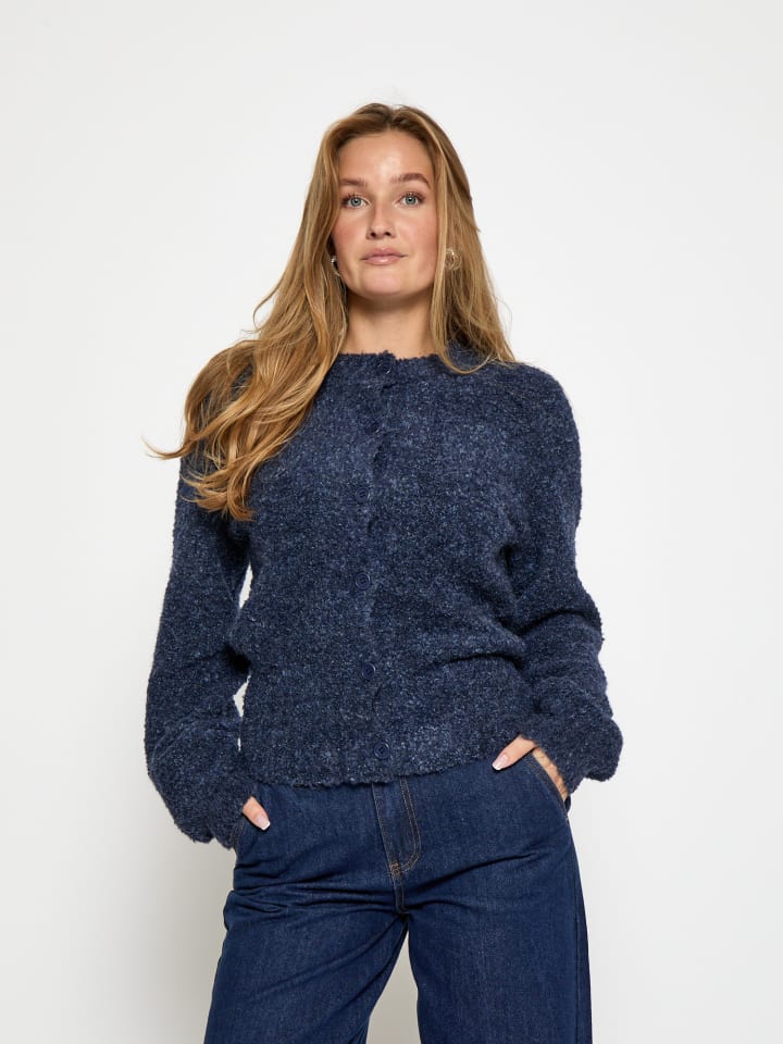 Кардиган в цвете SKY CAPTAIN minus
Кардиган в цвете SKY CAPTAIN minus