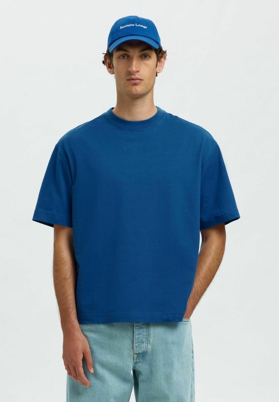 Футболка Selected Homme Basic T-shirt, Set Sail/Blue
Футболка Selected Homme Basic T-shirt, Set Sail/Blue