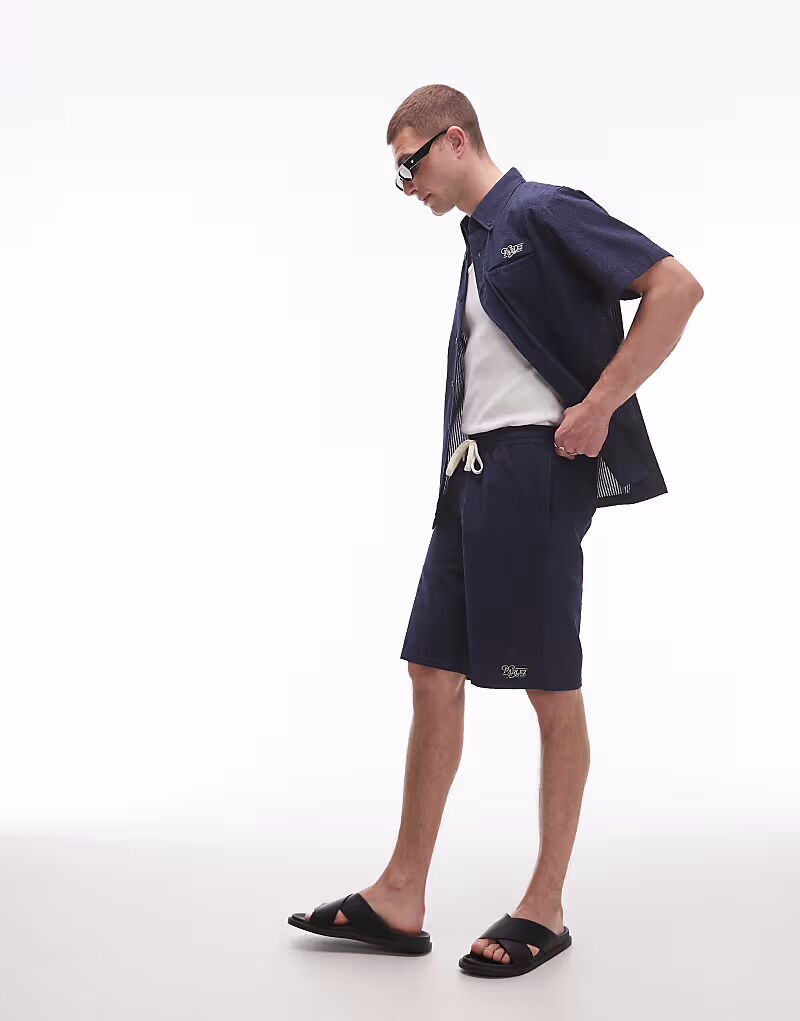 Темно-синие шорты с логотипом Parlez Bayview Seer Sucker
Темно-синие шорты с логотипом Parlez Bayview Seer Sucker