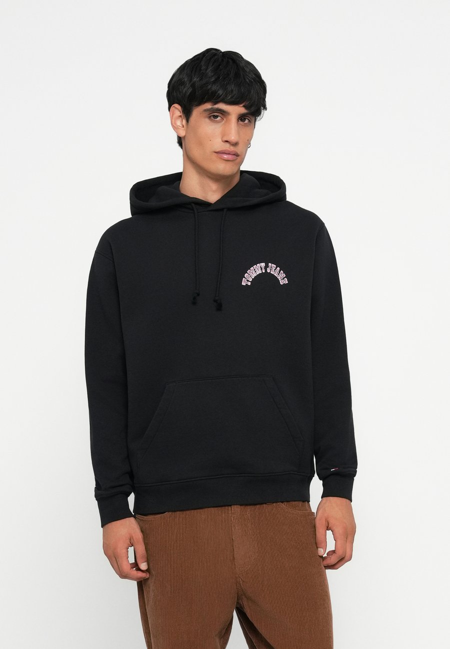 Толстовка Tommy Jeans NOVELTY GRAPHIC HOODIE, Black
Толстовка Tommy Jeans NOVELTY GRAPHIC HOODIE, Black