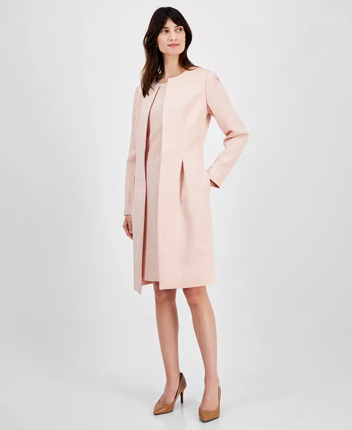 Женское платье миди с круглым вырезом и завышенной линией шва Regular & Petite Le Suit, розовый
Женское платье миди с круглым вырезом и завышенной линией шва Regular & Petite Le Suit, розовый