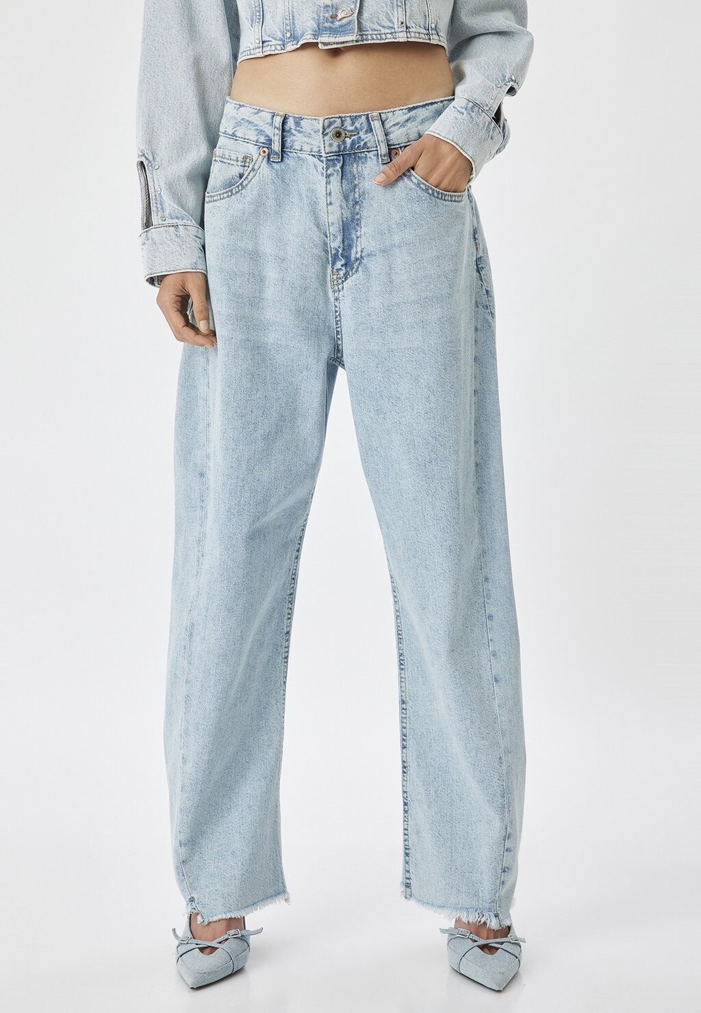 Джинсы свободного кроя Koton, светло-голубой
Джинсы свободного кроя Koton, светло-голубой