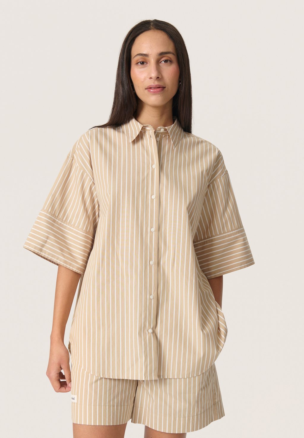 Блузка на пуговицах KAILY Soaked in Luxury, бежевый
Блузка на пуговицах KAILY Soaked in Luxury, бежевый