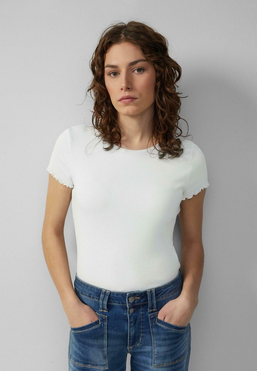 Футболка QS Basic T-shirt, Weiß/White, Белый, Футболка QS Basic T-shirt, Weiß/White
Футболка QS Basic T-shirt, Weiß/White, Белый, Футболка QS Basic T-shirt, Weiß/White
