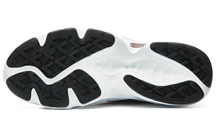 Кроссовки мужские низкие черные/университетские красные Anta
Кроссовки мужские низкие черные/университетские красные Anta