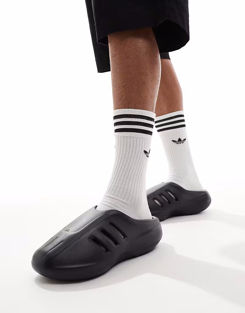 Кроссовки adiFOM IIInfinity черного цвета Adidas Originals
Кроссовки adiFOM IIInfinity черного цвета Adidas Originals