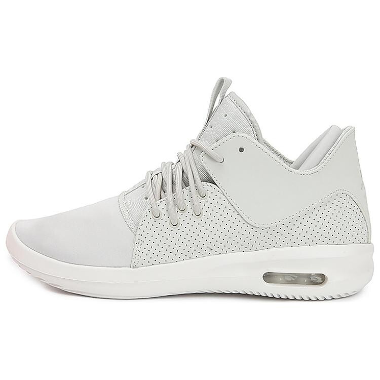 Баскетбольные кроссовки First Class Basketball Shoes Men Mid-Top Gray/White Jordan 
Баскетбольные кроссовки First Class Basketball Shoes Men Mid-Top Gray/White Jordan