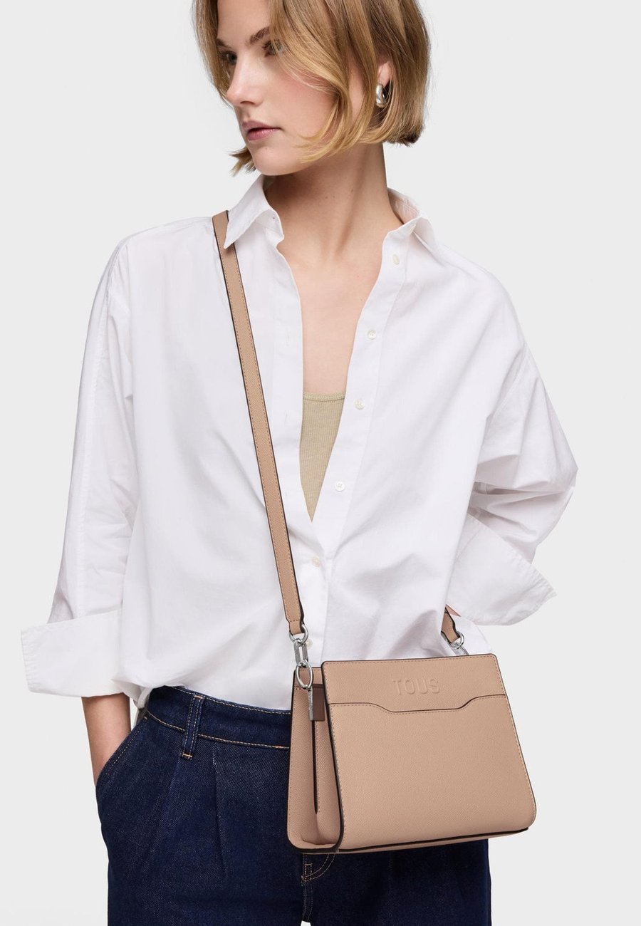 Сумка Tous AUDREE, Brown
Сумка Tous AUDREE, Brown