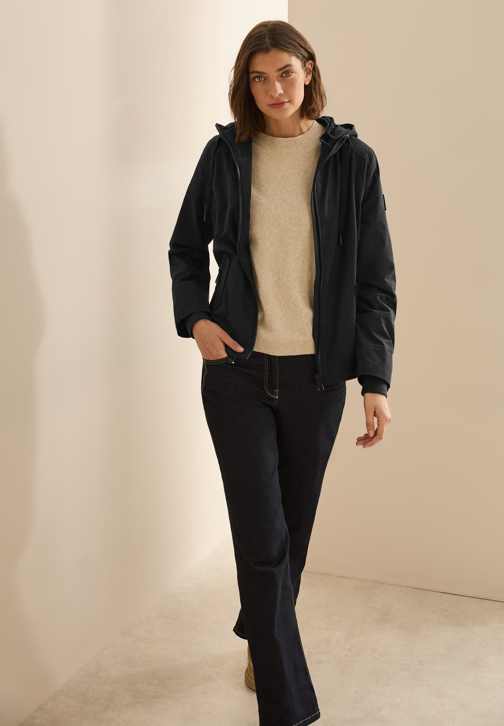 Легкая куртка Cecil, черный
Легкая куртка Cecil, черный