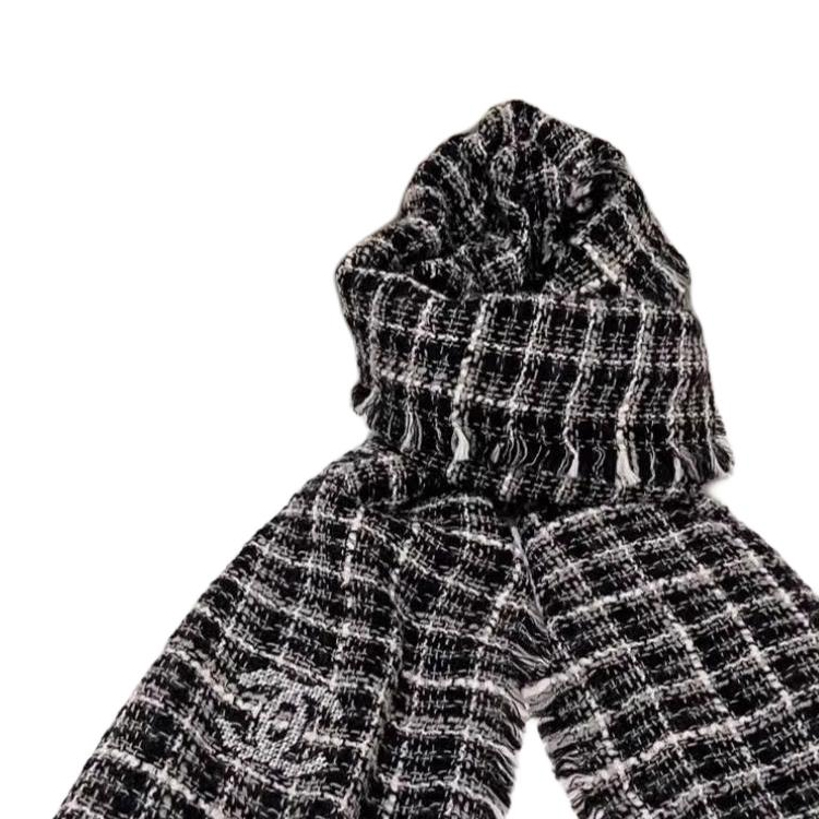 Шарф вязаный унисекс черный CHANEL
Шарф вязаный унисекс черный CHANEL