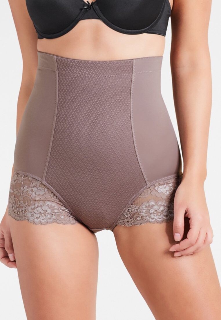 Корректирующее белье LASCANA
Корректирующее белье LASCANA