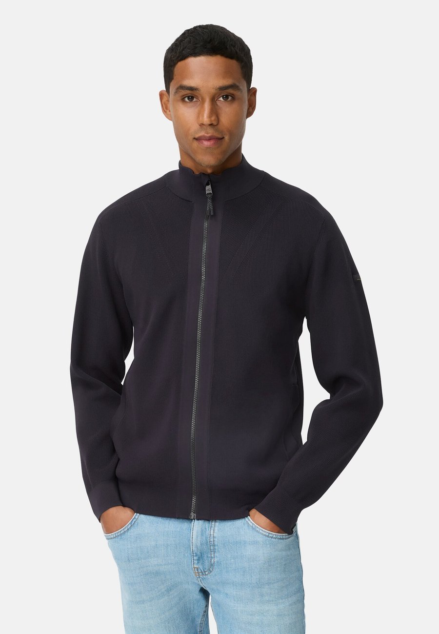 Куртка camel active Summer jacket, Dark Navy/Dark Blue
Куртка camel active Summer jacket, Dark Navy/Dark Blue