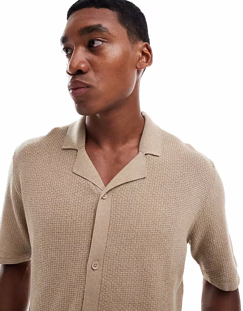 Трикотажная фактурная рубашка с воротником-стойкой JJ Rebel кремового цвета 
Трикотажная фактурная рубашка с воротником-стойкой JJ Rebel кремового цвета