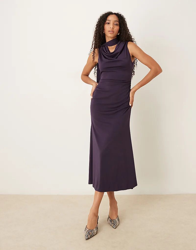 Платье миди Seren от Nobody's Child с завязкой на шее, темно-виноградного цвета
Платье миди Seren от Nobody's Child с завязкой на шее, темно-виноградного цвета