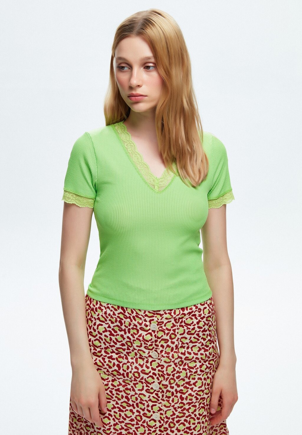 Блузка DETAILED SHORT SLEEVE adL, цвет mint
Блузка DETAILED SHORT SLEEVE adL, цвет mint