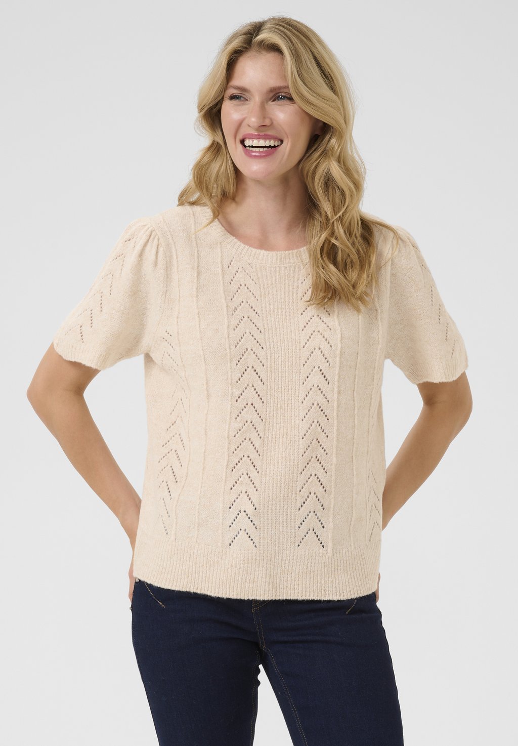 Футболка с принтом CRHOLIDAY Cream, бежевый
Футболка с принтом CRHOLIDAY Cream, бежевый