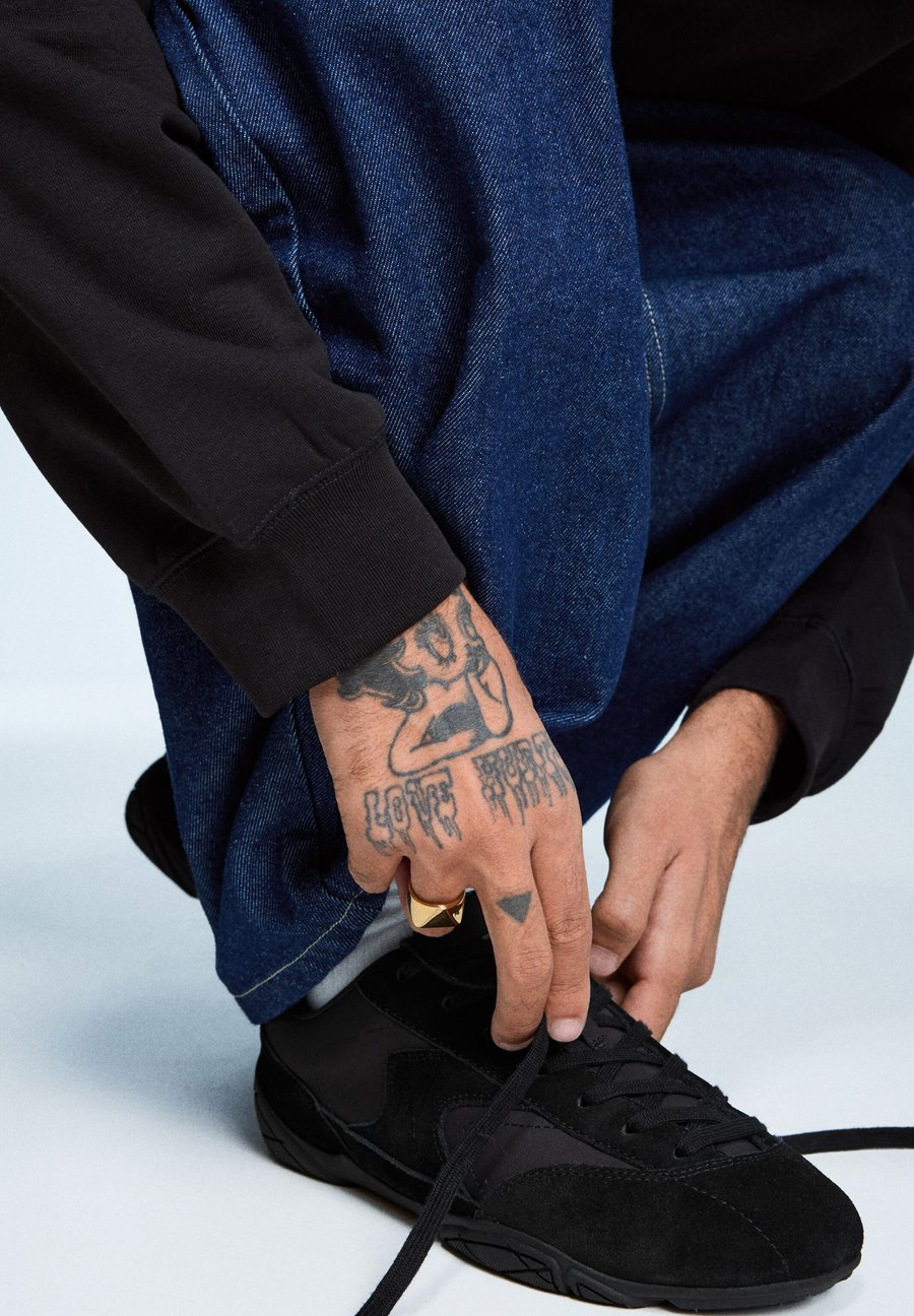 Кроссовки Bershka THIN PROFILE , Black
Кроссовки Bershka THIN PROFILE , Black