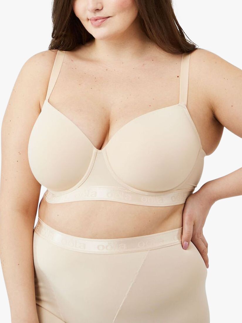 Формованный бюстгальтер-футболка Oola Belgium на каждый день, латте
Формованный бюстгальтер-футболка Oola Belgium на каждый день, латте