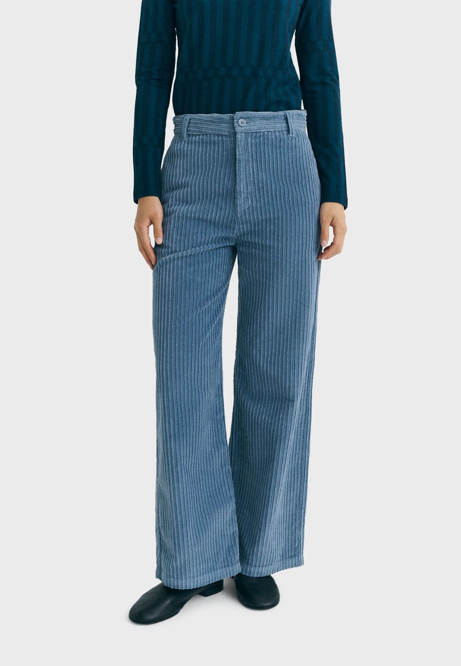 Брюки Thinking Mu KARINA, Denim/Blue Denim
Брюки Thinking Mu KARINA, Denim/Blue Denim