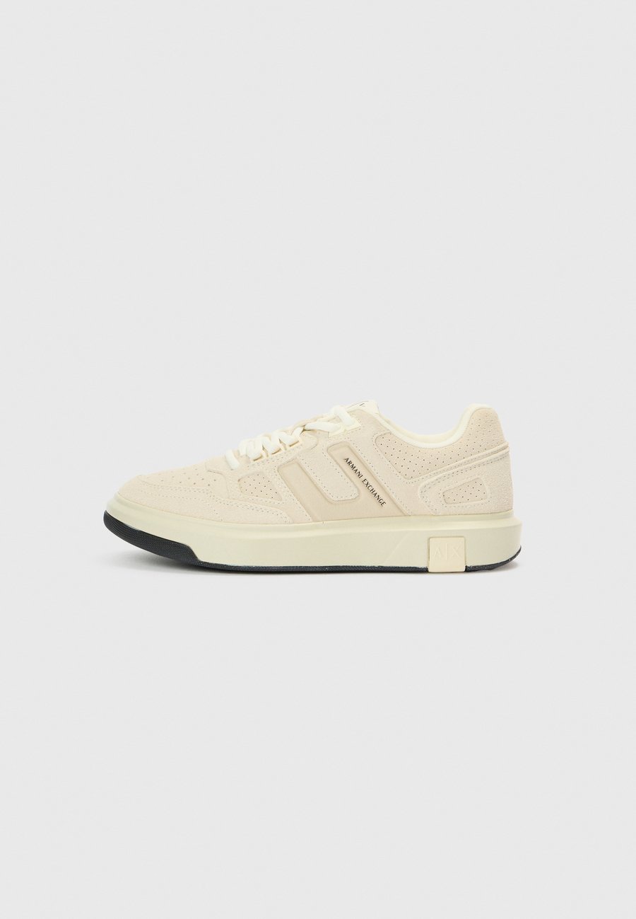 Кроссовки Armani Exchange Trainers, Off White/Off-White
Кроссовки Armani Exchange Trainers, Off White/Off-White