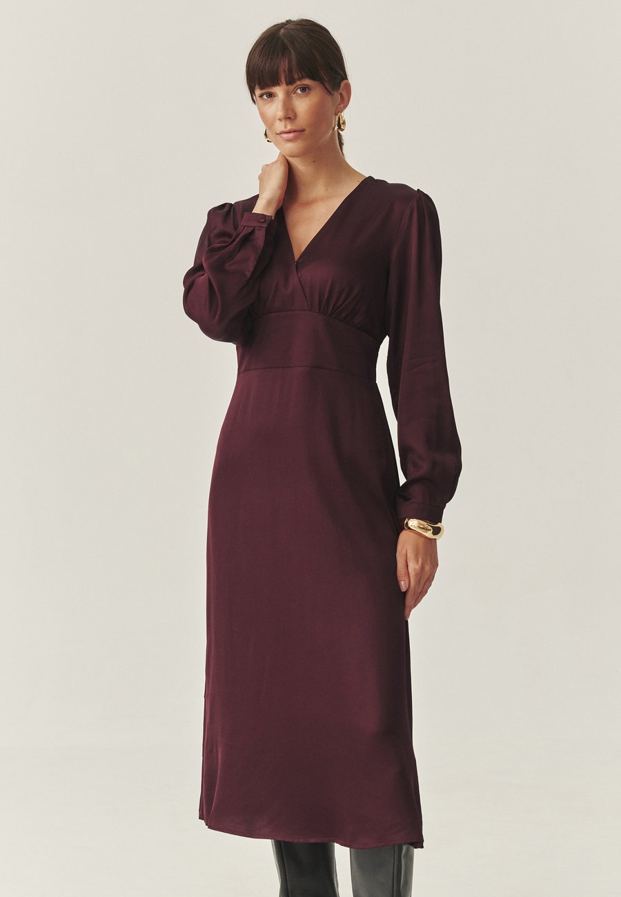 Платье TATUUM TELIA, Red
Платье TATUUM TELIA, Red