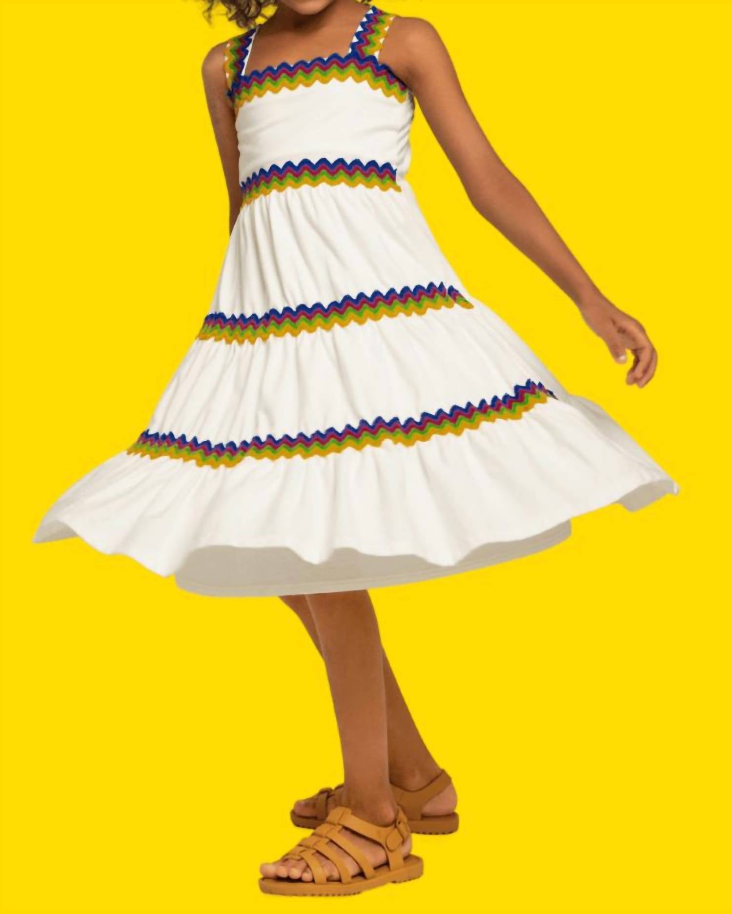 Детское платье миди с радужной отделкой в бело-разноцветном цвете Nanai
Детское платье миди с радужной отделкой в бело-разноцветном цвете Nanai