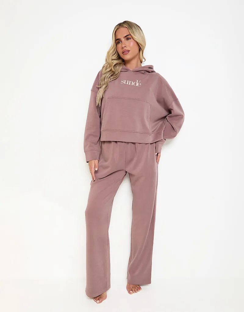 Мягкая на ощупь толстовка свободного кроя Sundé цвета розового таупа
Мягкая на ощупь толстовка свободного кроя Sundé цвета розового таупа