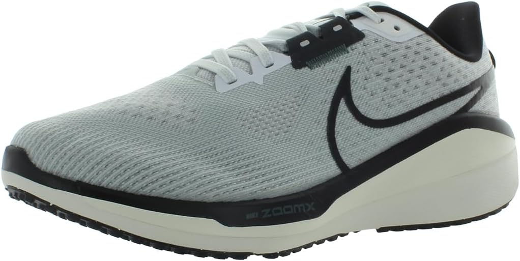 Мужские кроссовки для бега Nike Vomero 17, белый/черный
Мужские кроссовки для бега Nike Vomero 17, белый/черный