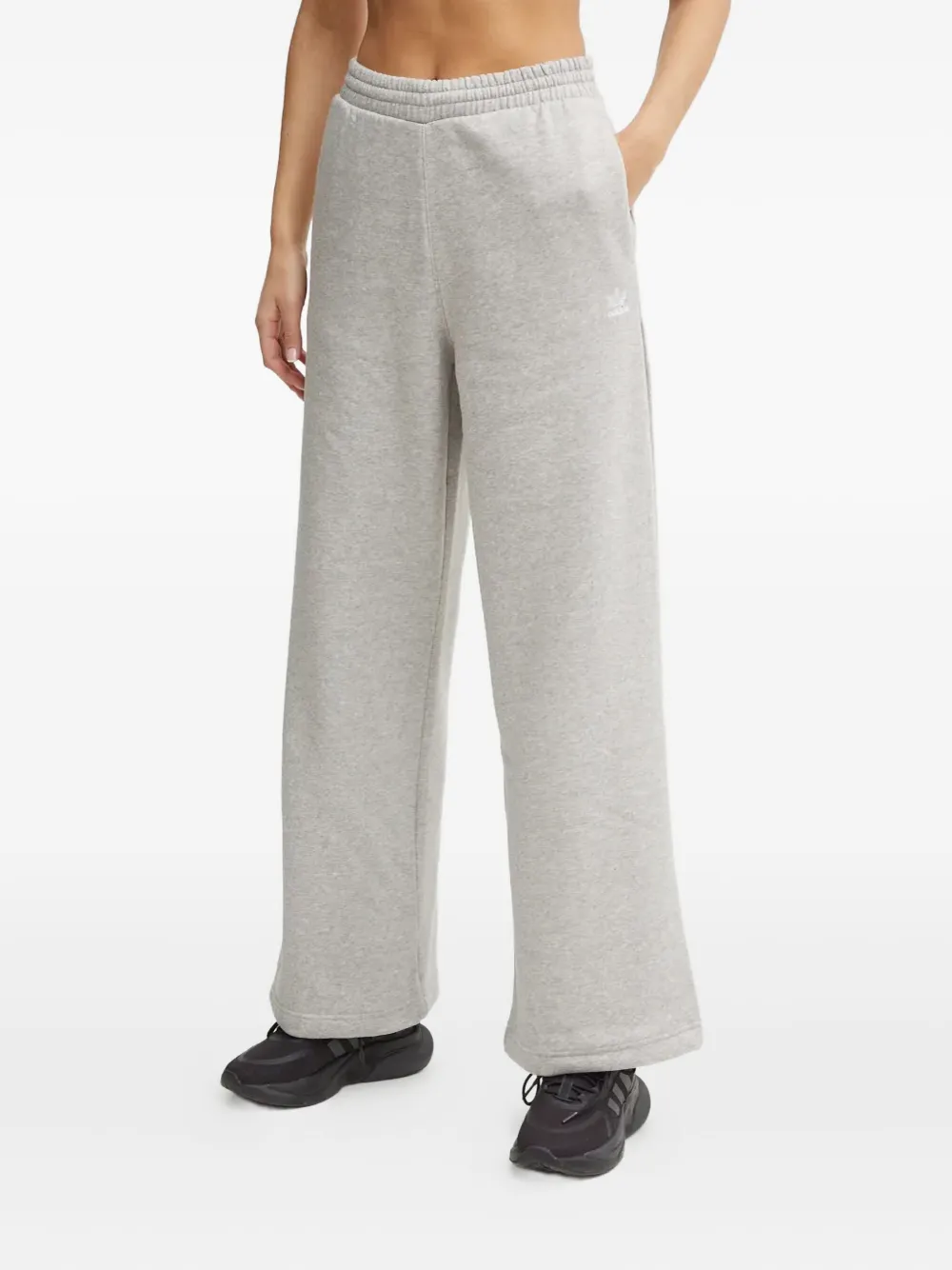 Спортивные брюки с вышитым логотипом Adidas, серый
Спортивные брюки с вышитым логотипом Adidas, серый