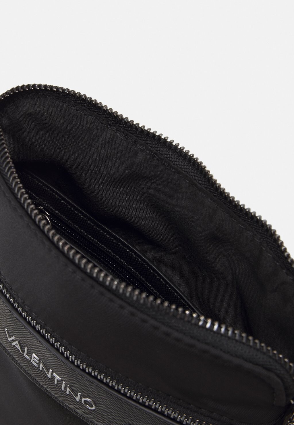 Сумка через плечо CARDANO UNISEX Valentino Bags, черный
Сумка через плечо CARDANO UNISEX Valentino Bags, черный