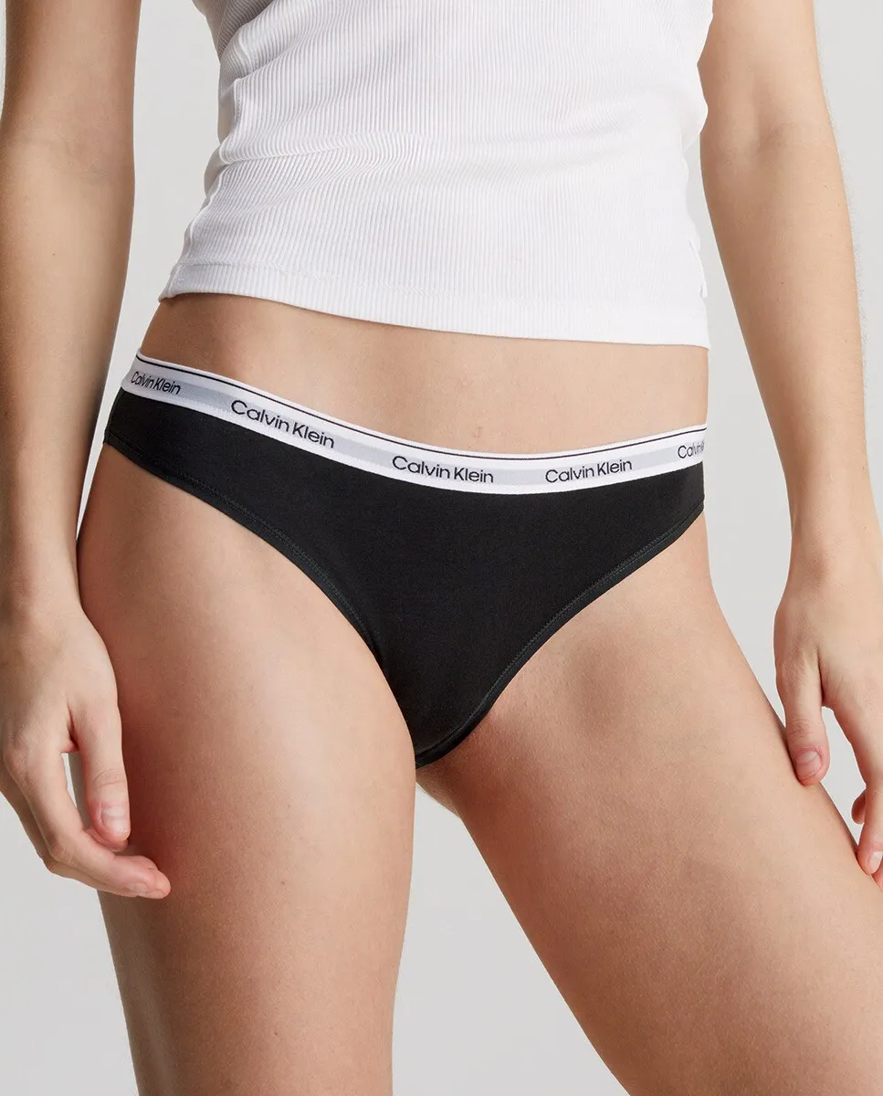 Классические трусики с современным логотипом Calvin Klein, черный
Классические трусики с современным логотипом Calvin Klein, черный