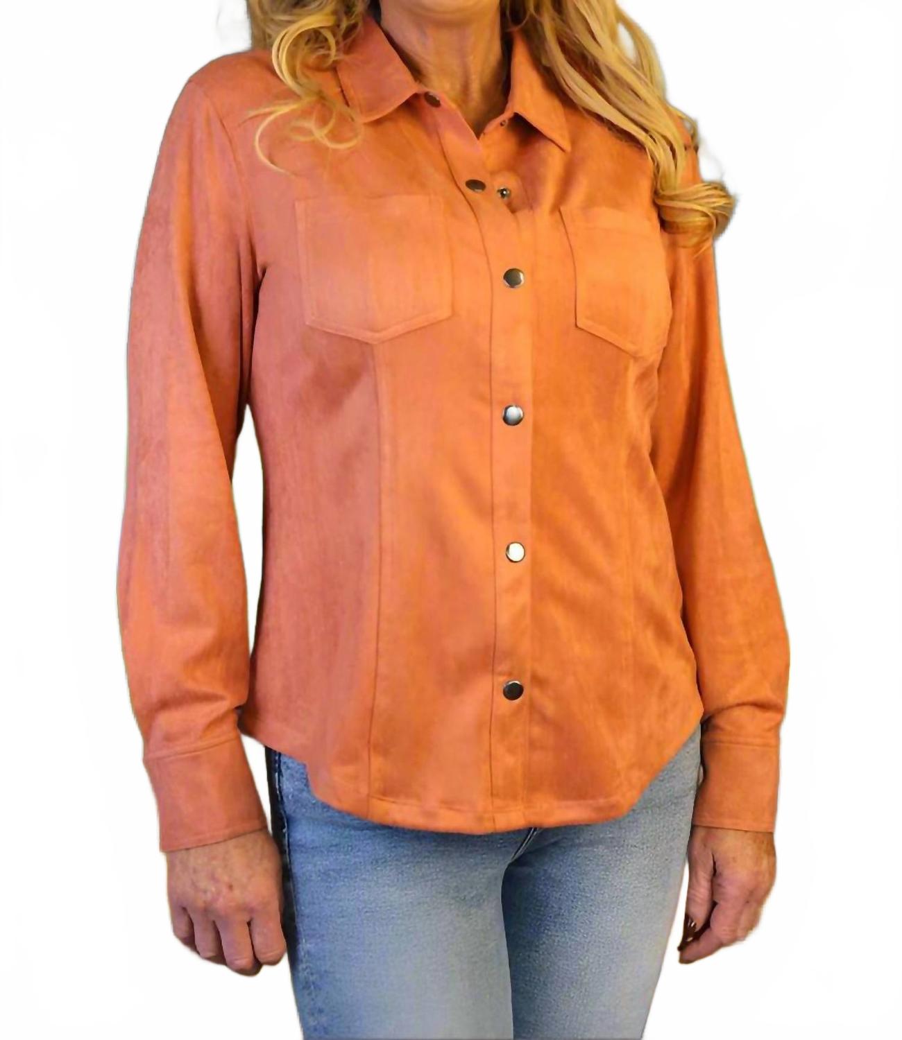 Замшевая рубашка на кнопках в рыжевато-оранжевом цвете WAY
Замшевая рубашка на кнопках в рыжевато-оранжевом цвете WAY