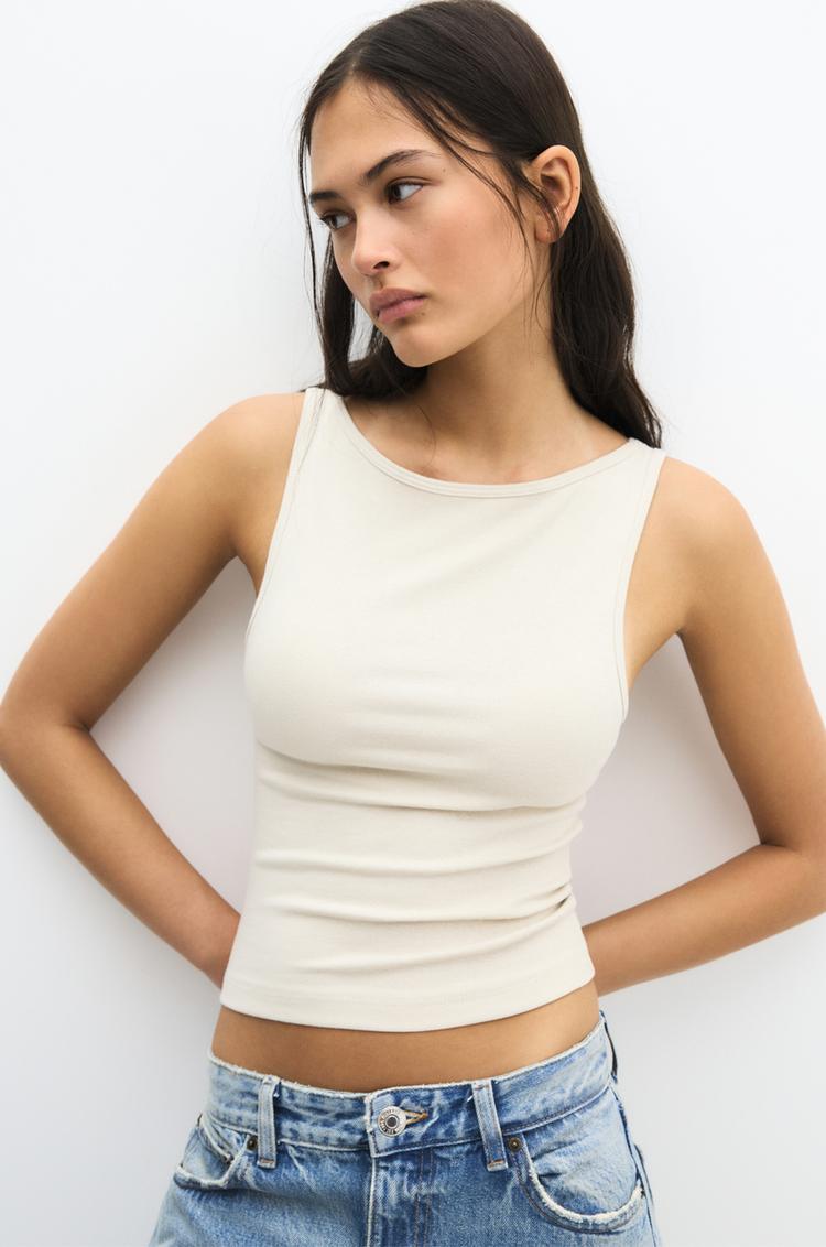 Базовая майка Pull And Bear, бежевый
Базовая майка Pull And Bear, бежевый