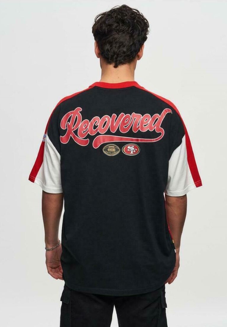 Футболка с принтом Re:Covered, белый
Футболка с принтом Re:Covered, белый