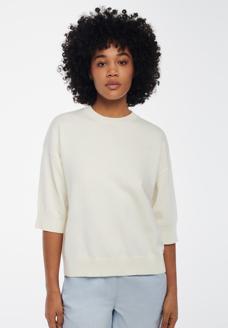 Свитер STUDIO AR, слоновая кость
Свитер STUDIO AR, слоновая кость