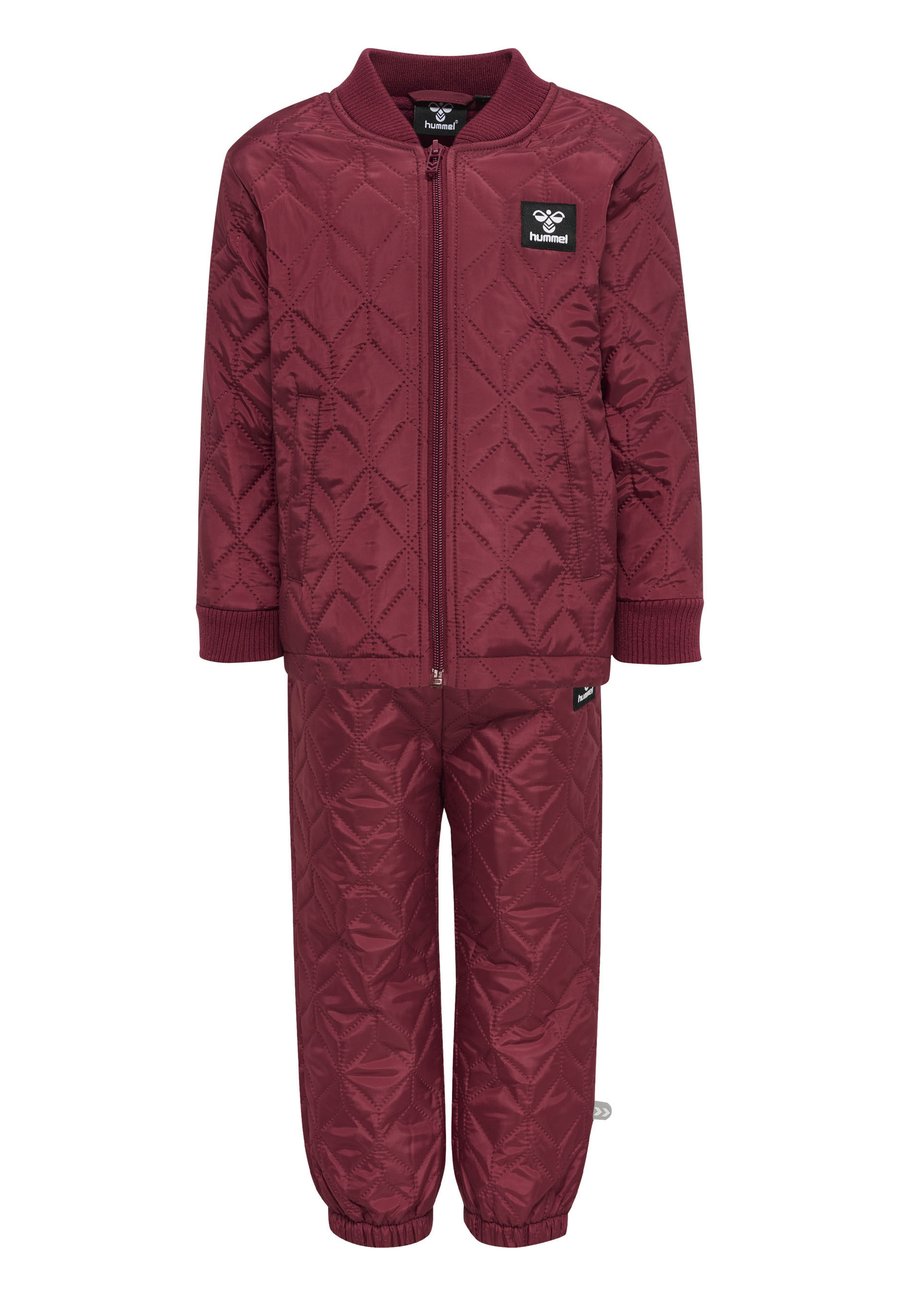 Зимняя куртка Hummel NULE MINI THERMO SET, Rhododendron/Bordeaux
Зимняя куртка Hummel NULE MINI THERMO SET, Rhododendron/Bordeaux