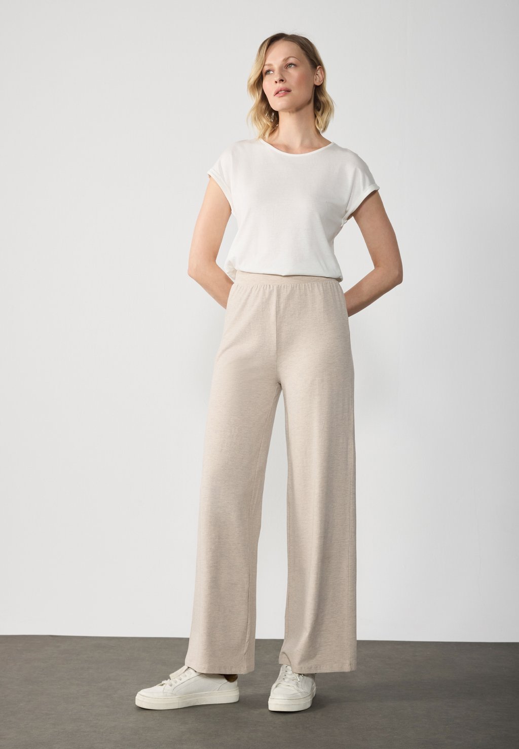 Брюки 2 PACK Anna Field, черный
Брюки 2 PACK Anna Field, черный