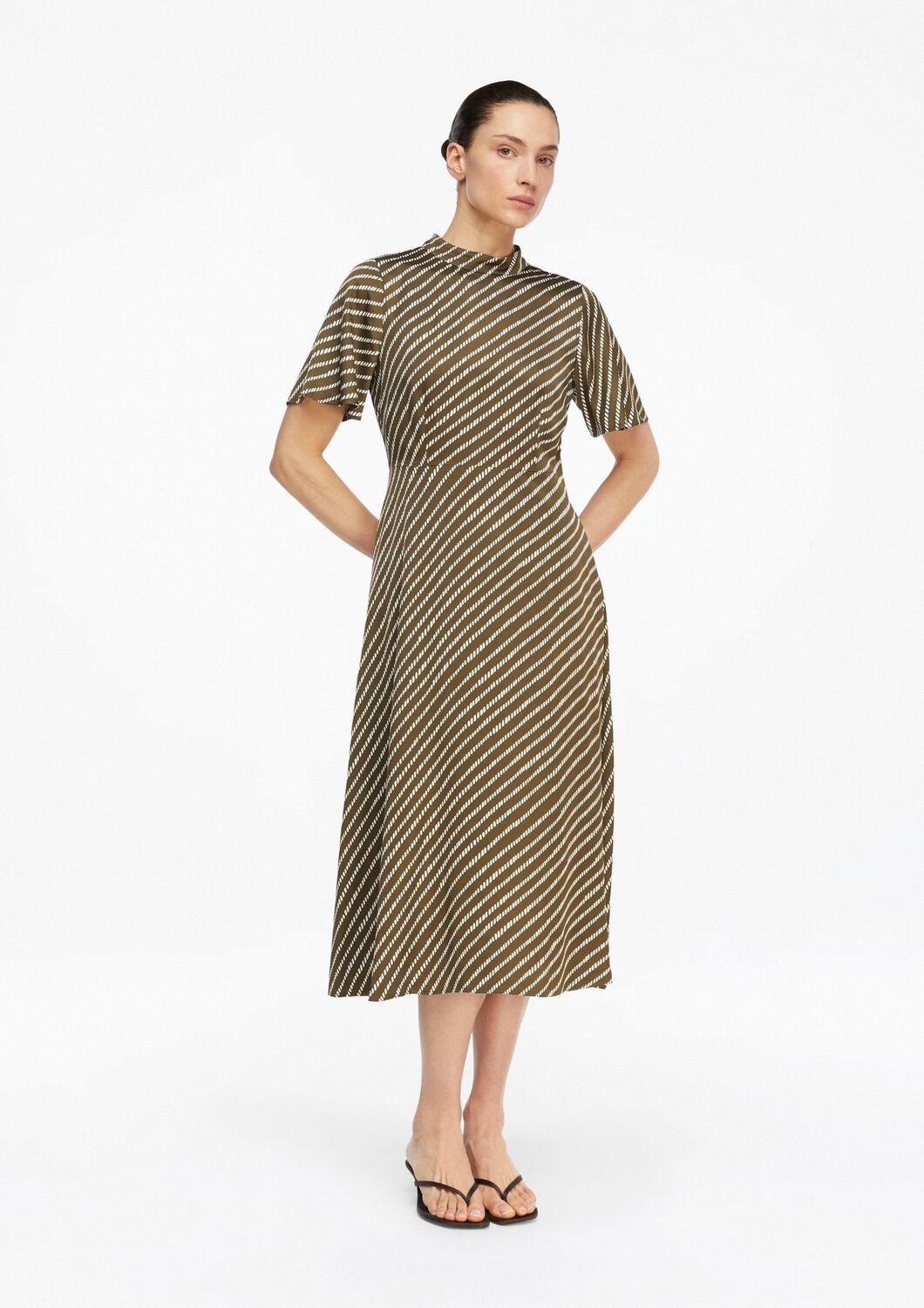 COMMA Платье цвета хаки
COMMA Платье цвета хаки