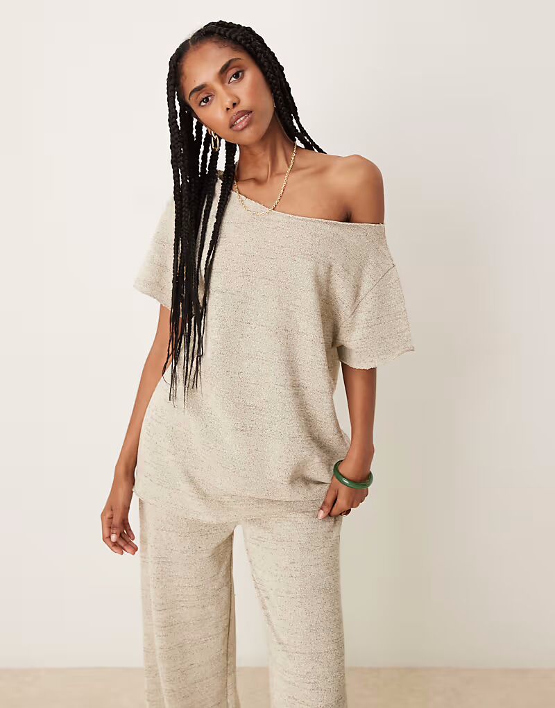 Объемный трикотажный топ с открытыми плечами серого меланжевого цвета Asos Design
Объемный трикотажный топ с открытыми плечами серого меланжевого цвета Asos Design