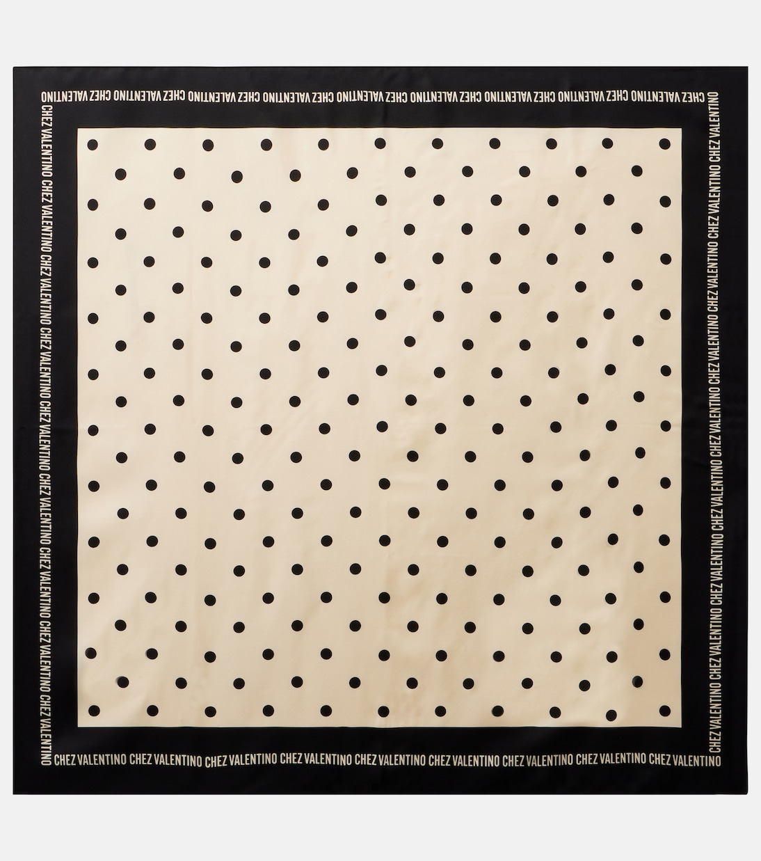 Шелковый платок в горошек Chez polka-dot Valentino, Burro/Nero
Шелковый платок в горошек Chez polka-dot Valentino, Burro/Nero