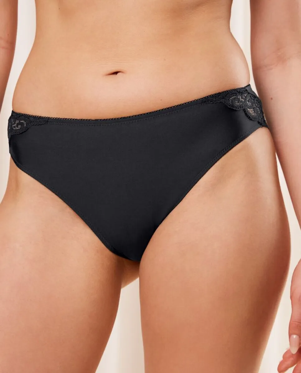 Кружевные трусики из микрофибры Triumph, черный
Кружевные трусики из микрофибры Triumph, черный