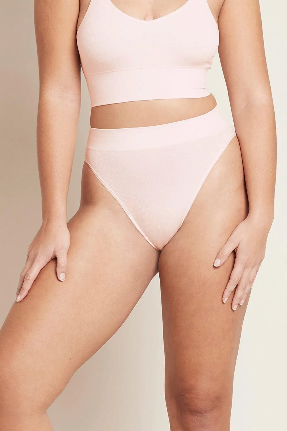 Трусы с высокой талией в рубчик из лиолита BOODY, розовый
Трусы с высокой талией в рубчик из лиолита BOODY, розовый