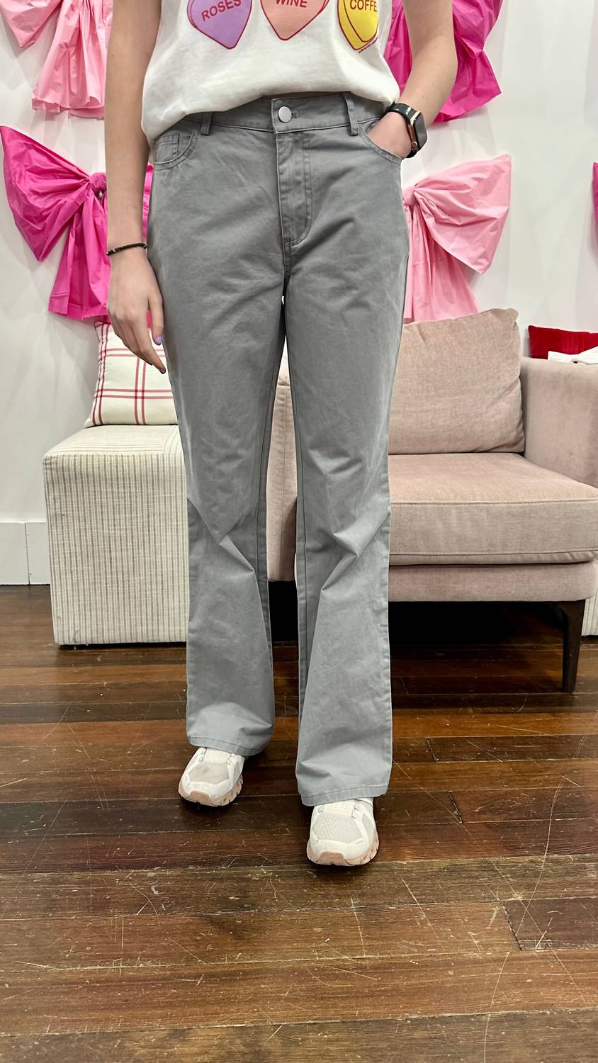 Космические джинсы в сером цвете LE LIS, серый
Космические джинсы в сером цвете LE LIS, серый