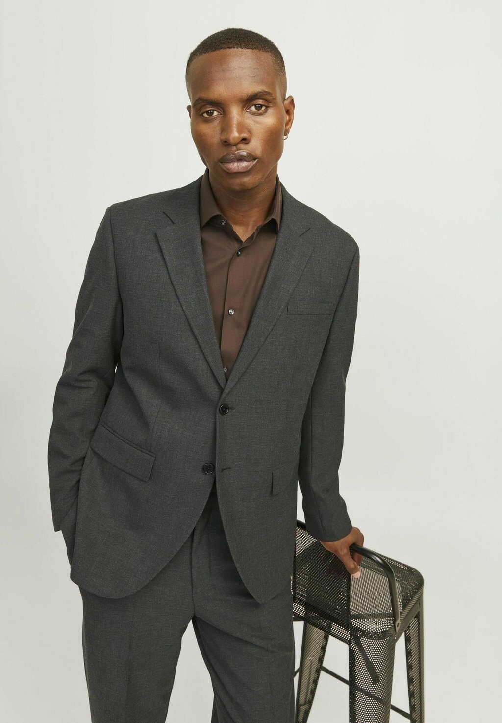 Пиджак-блейзер EINREIHIGER JPRBUSHWICK NORMAL GESCHNITTEN Jack & Jones PREMIUM, темно-серый
Пиджак-блейзер EINREIHIGER JPRBUSHWICK NORMAL GESCHNITTEN Jack & Jones PREMIUM, темно-серый